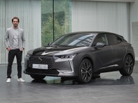 DSの電動SUV『DS 4』、フォミュラEドライバー向けに1台限りのカスタマイズ 画像