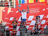 MotoGP撤退のスズキ、最終戦で有終の美 画像