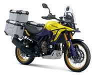 スズキが800ccクラスの2車種を発表、ブイストローム800DEとGSX-8S…EICMA 2022 画像