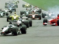 【F1ドイツGP リザルト】シューマッハのコースアウト・シーン---写真8点 画像