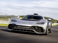 F1譲りの1.6リットルターボ搭載、メルセデスAMG『ワン』…ニュル最速の市販車に 画像