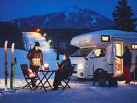 キャンピングカーでスキー＆車中泊、ゲレンデ直結の駐車スペース用意 画像