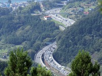 AIが高速道路の渋滞を高精度に予測、中央道で実験へ 画像
