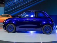 フィアット 500e、伊デザイナーズ家具ブランドがカスタム…ロサンゼルスモーターショー2022 画像