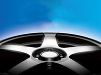 小傷を埋めてツヤが蘇る、新手法のホイールコート剤発売…カーメイト 画像