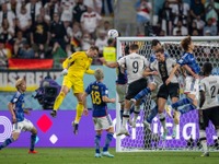 歴史的逆転勝利の日本、「ABEMA」などW杯関連銘柄も上昇［新聞ウォッチ］ 画像