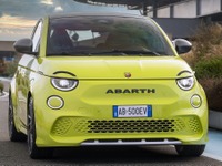 アバルト初のEV『500e』、ガソリン車の「695」よりも速い…欧州発表 画像