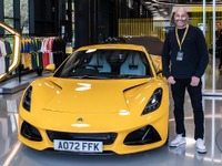 ロータス、新型スポーツカー『エミーラ』を顧客に引き渡し…直接納車を英国で開始 画像