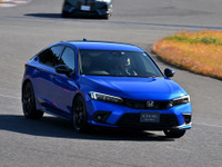 変速の演出が上手いシビック e:HEV…桂伸一【日本カーオブザイヤー2022-2023】 画像