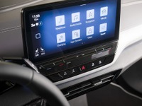 VW『ID.4』がソフト更新へ、デジタルディスプレイが新表示に…米国の既納客が対象 画像