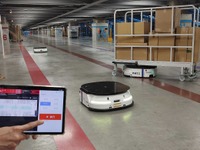 大規模物流センターに自動搬送ロボットを導入　LexxPlussと佐川急便 画像