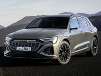 航続582km、アウディの最上位電動SUV『Q8 e-tron』…2023年春欧州発売へ 画像