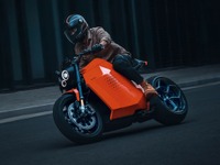 電動スーパーバイク、0-100km/h加速3秒…CES 2023で米国デビューへ 画像