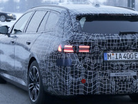 BMW『5シリーズ』はワゴンも電動化！「i5ツーリング」は2024年登場か 画像