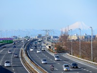 年末年始の高速道路、3年ぶりの行動制限なしも交通量は前年並 画像