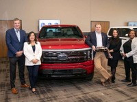フォードのEVピックアップ、『F-150ライトニング』…2023北米トラックオブザイヤーに輝く 画像