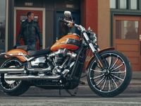 ハーレー ブレイクアウト、最大排気量エンジン搭載の2023年モデル発売 画像