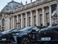 DS 7 のPHEV、「パリ・ファッションウィーク秋冬2023/2024」の公式車両に起用 画像