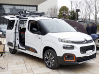 シトロエン ベルランゴ ロングが展示イベントに登場、3列7人乗りの新導入モデルに注目集まる 画像