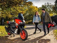 アプリリアのアドベンチャースクーター『SR GT』、125ccバージョン登場 画像