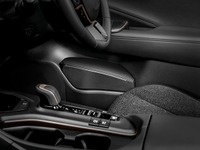 「まるで純正」クラウン新型専用ゴミ箱、ダンパーで高級感演出　カーメイト 画像