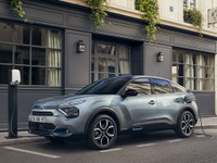 シトロエン C4 のEV『E-C4』、10インチタッチスクリーン搭載…欧州2023年型 画像