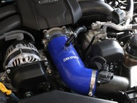 吸入効率を向上、スバルブルーでエンジンルームがドレスアップ! ゼロスポーツからBRZ & GR 86用エアインテークホース発売 画像