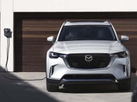 マツダ『CX-90』、PHEVは4万7445ドルから…今春米国発売へ 画像