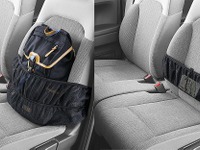 シートの背もたれに荷物を固定、メッシュネットで運転中の荷崩れ防止 カーメイト 画像