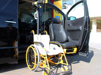 好きなクルマに「補助装置を後付け」して福祉車両化---坪井自動車鈑金の取り組み 画像