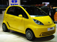 【ジュネーブモーターショー 09】タタ ナノ 量産モデルに乗ってみた 画像