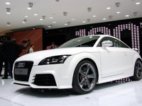 【ジュネーブモーターショー09】アウディ TT-RS、正式デビュー 画像