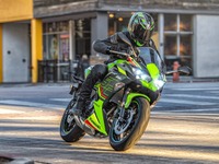 カワサキ Ninja 650/Z650、2023年モデル発売へ　トラクションコントロール採用 画像