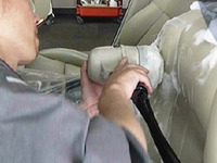 濡らしすぎず乾燥が早い「車内シート・内装洗浄システム」、フォンシュレーダーの提案…IAAE 2023出展予定 画像