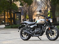ロイヤルエンフィールドが東・名・阪モーターサイクルショーで展示する『ハンター350』に小川勤が試乗！世界販売10万台の軽快シティランナー 画像