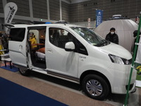 雪道にも強い、東北が鍛えたコンパクトキャンピングカー：RVグランモービル「トラッド200 4×4」…東北キャンピングカーショー2023 画像