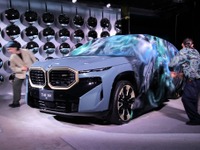 【BMW XM】M社設立50周年記念車、M1以来の独自モデル 画像