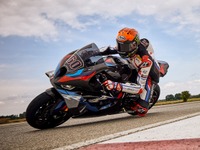 最高速度314km/h、BMW M1000RR 新型の受注開始…価格は384万9500円より 画像