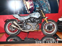 B'z稲葉浩志の愛車が東京モーターサイクルショーに登場！シルバー輝く『SONIC TEMPLE』 画像