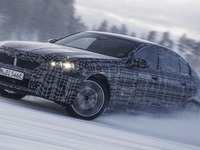 BMWのEV「M」プロトタイプをドリフト兄弟が試す…i5に設定予定 画像