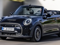 MINIのオープンにEV、4月欧州限定発売…伊の旧車イベントに出展へ 画像