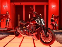 ドゥカティ『ディアベルV4』が日本上陸、テクノジムとコラボしたローンチパーティを開催 画像