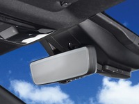 駐車中の衝撃を感知し録画、ヤリスの純正インナーミラーに駐車監視モードを追加 画像
