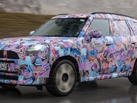 MINIクロスオーバー 次期型、EVは313馬力で航続450kmに…プロトタイプの写真公開 画像