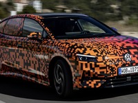 航続700km 、VWのEVセダン『ID.7』…4月17日発表へ 画像
