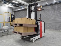 無人で作業する自動運転フォークリフトを鈴与が試験運用へ 画像