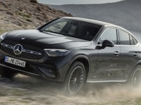メルセデスベンツ GLC クーペ 新型、EVモード131kmのPHEV設定［詳細写真］ 画像