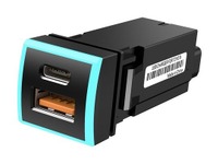 空きスイッチパネルに取り付けるUSBポートチャージャーにトヨタ車用の新製品が登場 画像