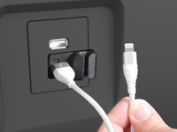 スマホの使用を陰ながら支える“ワンポイント”アイテムを【特選カーアクセサリー名鑑】 画像