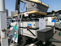 災害時にも活躍する大容量の積載量のコンテナ&ルーフテントがセットになった小型トレーラー「かるキャンフォローミー」……神奈川キャンピングカーフェア 画像
